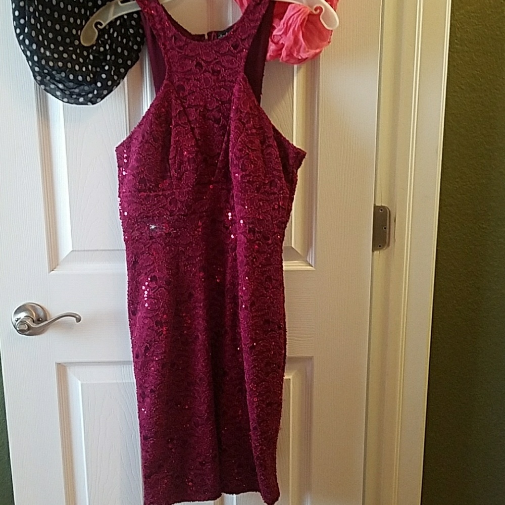 Dress - Picture 2 of 4
